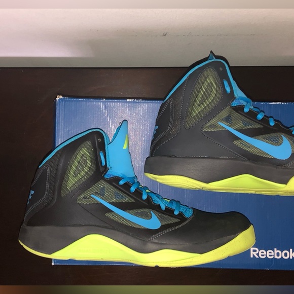 Nike Dual Fusion Sneakers - Picture 3 of 7